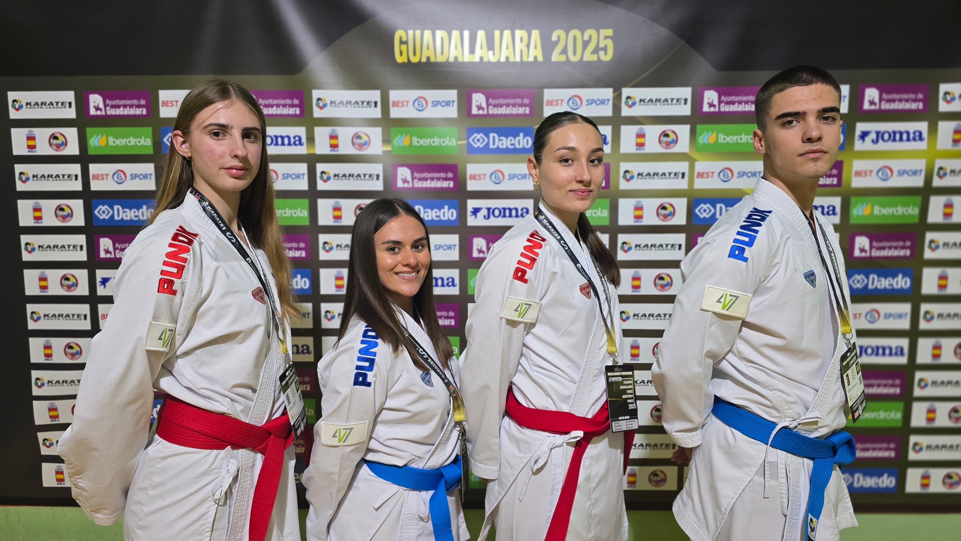 Equipo de competición de Kinamic Karate en campeonato